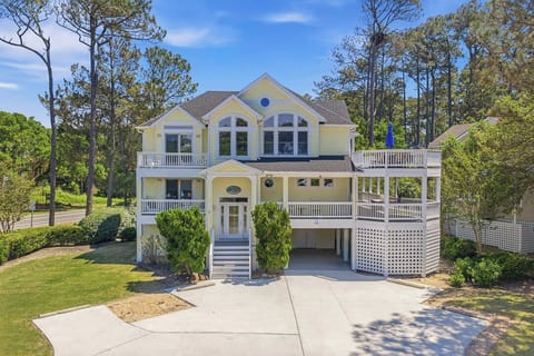 Front Exterior of Irish Tides
