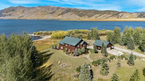 Henrys Reel Retreat ~ private beach and boat dock