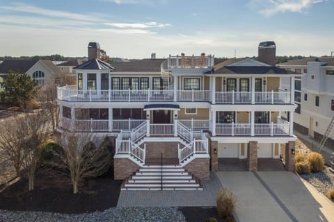 Stunning and Spectacular Home 2nd House from the Bay