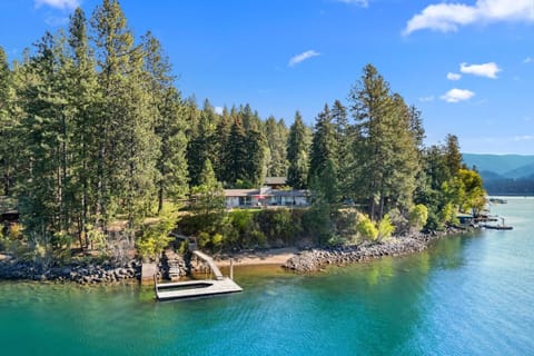 Coeur d'Alene is an all-seasons vacation hot spot!