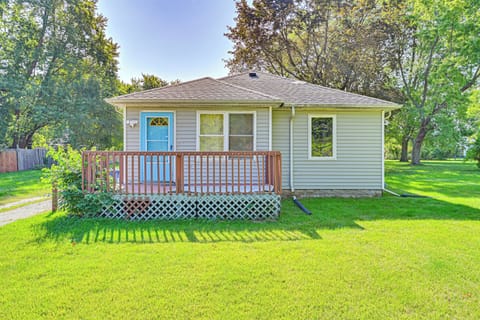 Benton Harbor Vacation Rental | 2BR | 1BA | 808 Sq Ft | Steps to Enter