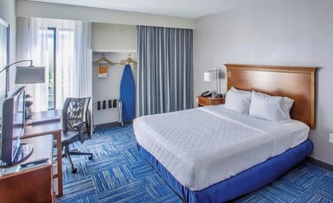 Wake up to daylight and settle in at the work desk.