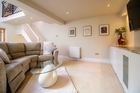 Living Room / Lounge