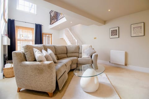 Living Room / Lounge