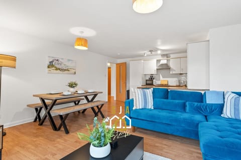 Living Room / Lounge