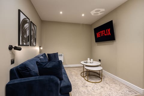 Living Room / Lounge