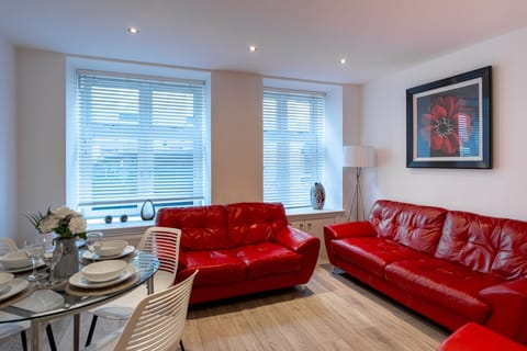 Living Room / Lounge