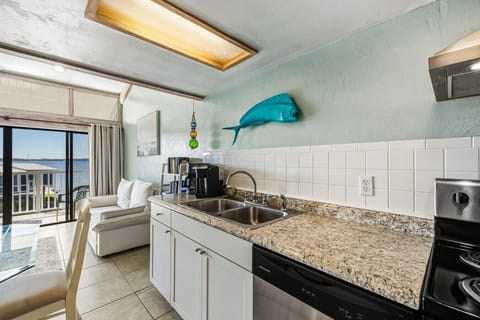 Features a dishwasher!