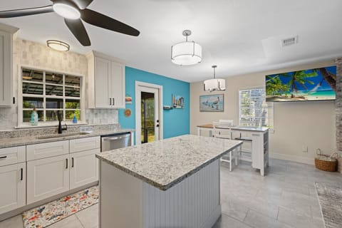 Open concept kitchen, living & dining!