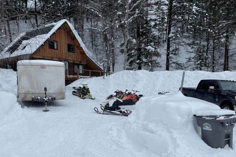 Lots of parking for toys, trucks, and trailers.