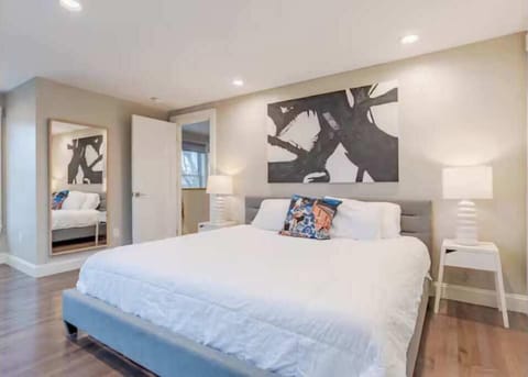 Bedroom 1: King Bed
