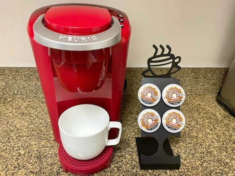 Amazing Keurig coffee machine with coffee pods and cream! 