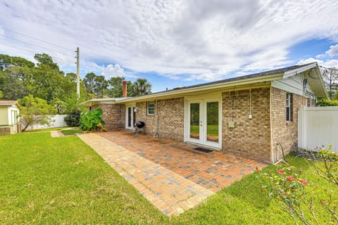 Jacksonville Vacation Rental | 2BR | 1BA | Step-Free Entry | 800 Sq Ft