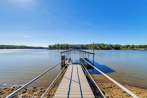 Benton Vacation Rental | 3BR | 2BA | 3 Steps to Enter | 3,160 Sq Ft