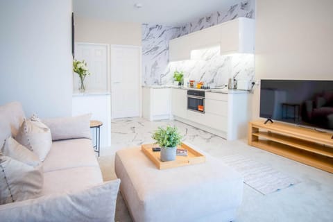 Station Road - 1 Bedroom Apt - Burry Port (8696)