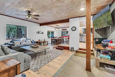 Living room: Main floor, open concept, 65” Smart TV, Nest thermostat