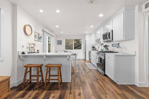 Open layout perfect for entertaining!