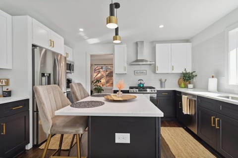 Your next meal deserves a stylish, cozy, and bright setting