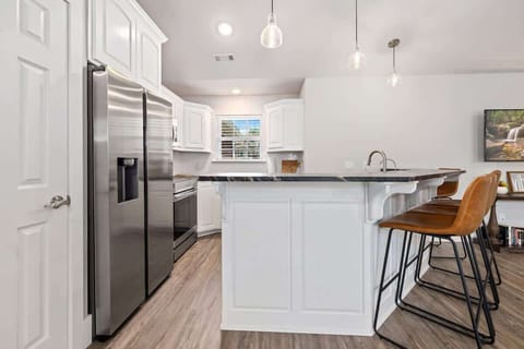 Kitchen with Bar and Seating