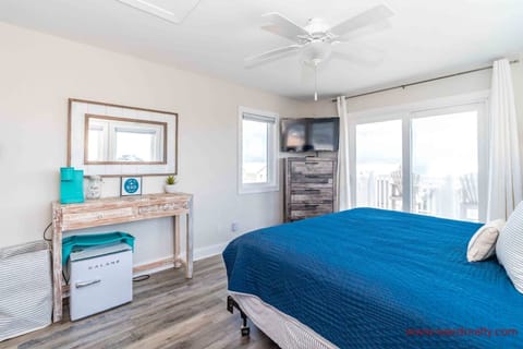 Top Floor Bedroom - King III