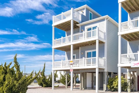 Sandcastle - Streetside Exterior - Corner Unit