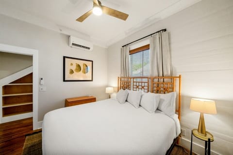 Unit with one king bed