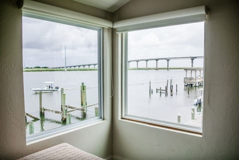 Bedroom with one queen and twin bed