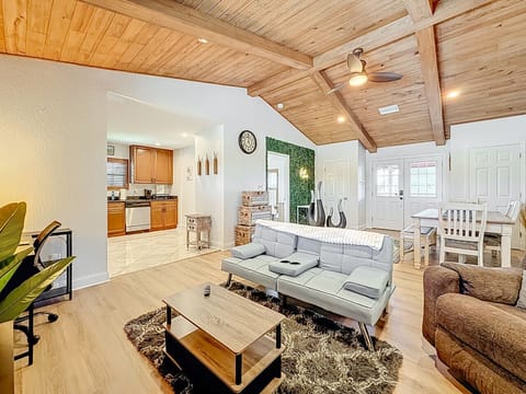 Living room w/ work station