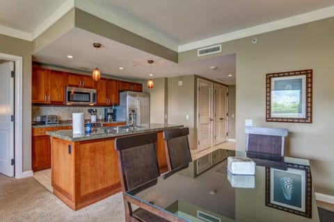 Every meal is an occasion in this well-appointed Hawaiian-inspired space HKH-434