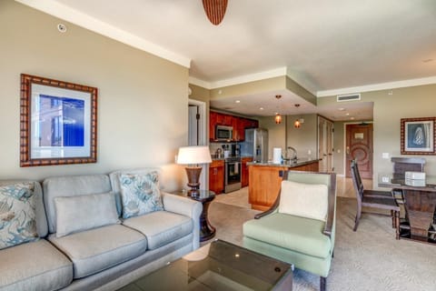 Spacious lanai built for sunset dinners and morning coffee rituals HKH-434