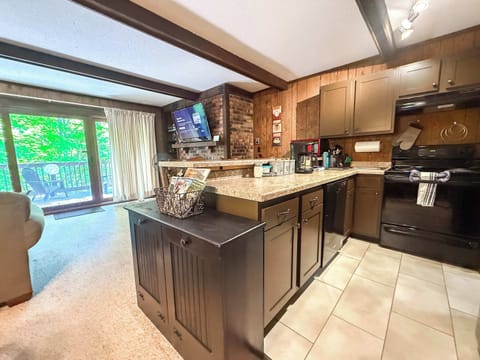 Fully equipped kitchen - Everything you need for your stay.