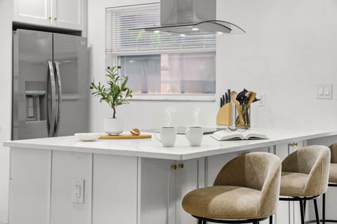 Kitchen island with bar seating
