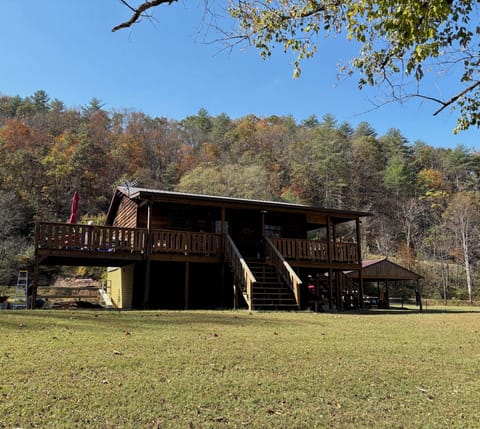 Cabin Facing Craig Creek!