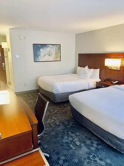 Unit with 2 Queen size beds