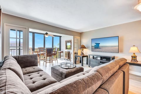 Harbor Towers – Bayfront Luxury with Pool & Tennis (5337)