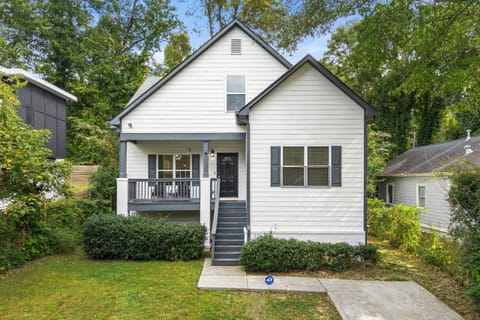 Welcome to Dahlia Haven! Ask us about our concierge services!