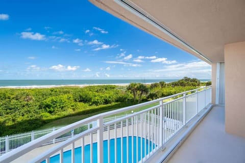 Gorgeous 3rd Floor Ocean Views