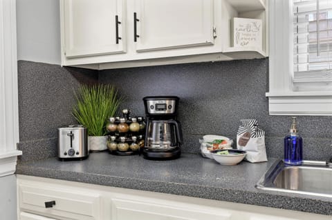 Kitchen: Fully equipped kitchen with all the essentials for cooking and dining in.