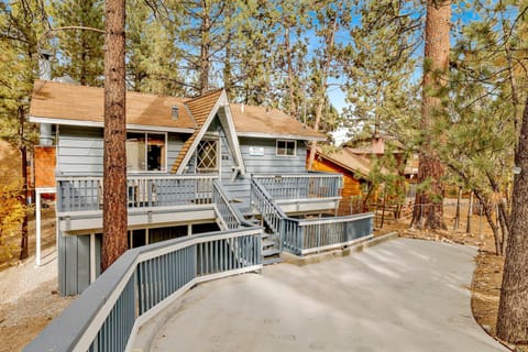 Welcoming front entrance with a private driveway and dedicated on-site parking for easy arrivals.