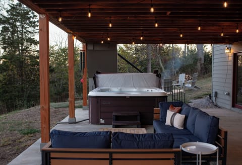 The amenities at ArtHaus are designed to blur the lines between nature and the built environment. Soak in the quiet and let nature’s rhythm guide you back to balance.