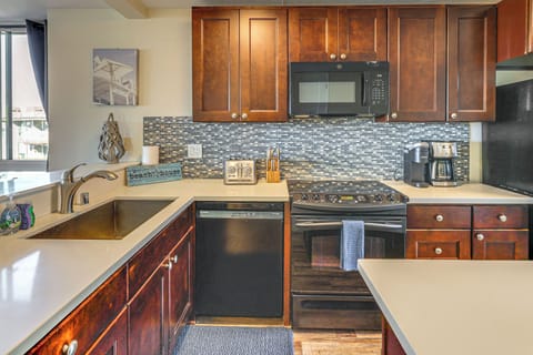 Kitchen | Keurig & Drip Coffee Makers | Blender | Toaster | Cooking Basics