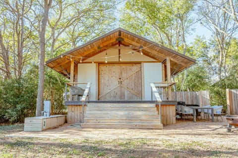 Glamping Cabin Lakefront