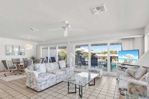 Keys Breeze 2 Bedroom / 2 Bath Half Duplex with Dockage & Cabana Club Membership House in Key Colony Beach