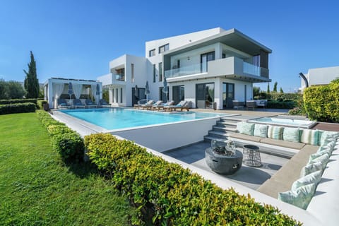 Luxury villa with indoor & outdoor pool and hot tub