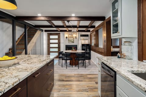 informal dining off of kitchen - the perfect house for hosting