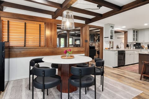 informal dining off of kitchen - the perfect house for hosting