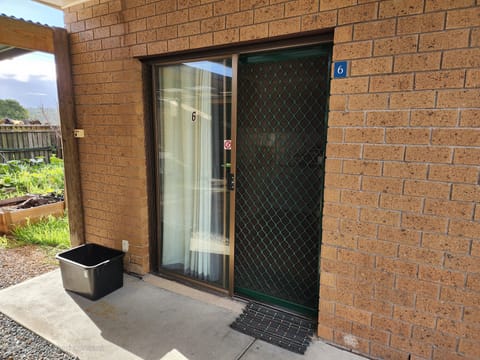 Step free entrance, recycling bin