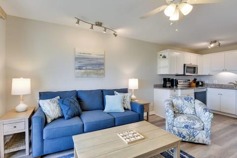 Living Room | Central A/C & Heating | Smart TV