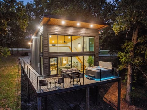 Modern Cabin and Hot Tub