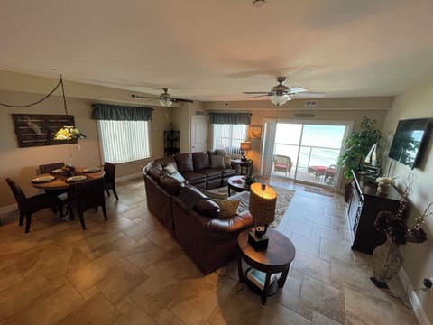 Big, open concept condo
440-479-4531